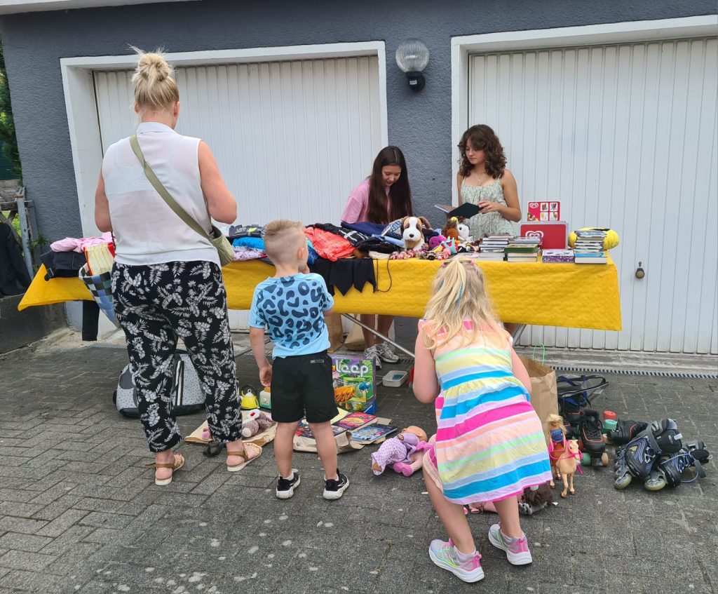 Mehr über den Artikel erfahren Trödelmarkt als „Tag der offenen Tür“