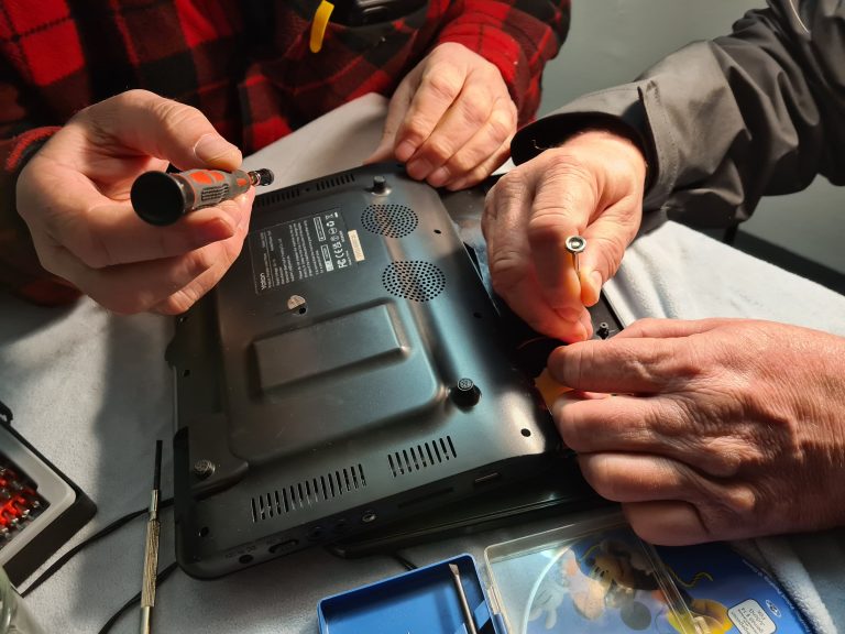 Mehr über den Artikel erfahren Tüfteltreff – Reparatur statt Neukauf